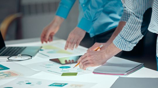 Profissional contratado através de outsourcing de equipe especializada realizando serviços de saneamento de backlog para cliente da Premiumbravo