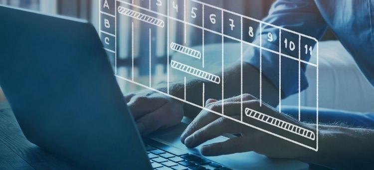 Auditoria de Projetos: Guia Completo para Sucesso e GRC 1 Auditoria de Projetos realizando avaliação técnica