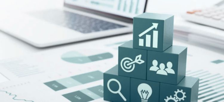 Cubos com símbolos representando termos de ajustamento de conduta